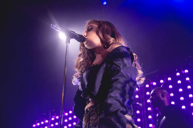 Alina Baraz is an American singer from Cleveland, Ohio